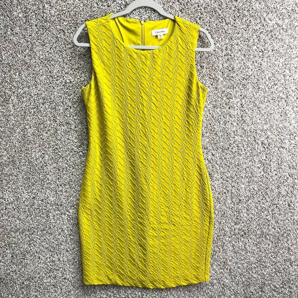 Calvin‎ Klein Dress Women’s 10 Neon Yellow Textured Sleeveless Sheath